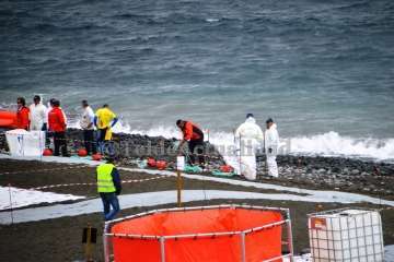 Simulacro de vertido de hidrocarburos en la playa de Jinámar-Telde (Foto TA y Antonio Alí)